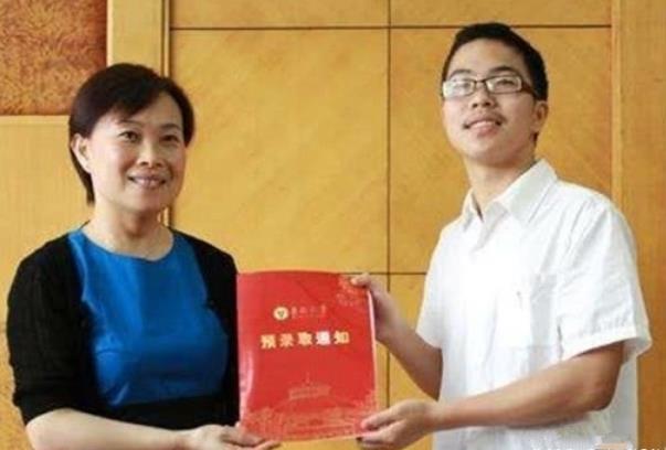 800字优秀作文大全高中(800字优秀作文大全高中议论文)-第6张图片-微作文 800字优秀作文大全高中(800字优秀作文大全高中议论文)-第6张图片-微作文