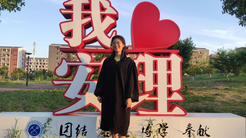 优秀毕业生范文(优秀毕业生范文第三人称)-第2张图片-微作文 优秀毕业生范文(优秀毕业生范文第三人称)-第2张图片-微作文
